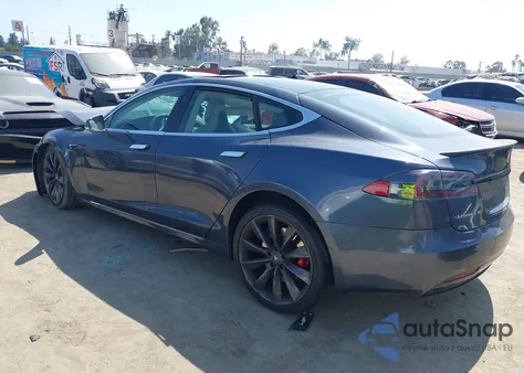 2016 Tesla Model S z USA, uszkodzony, nr VIN 5YJSA1E43GF171764